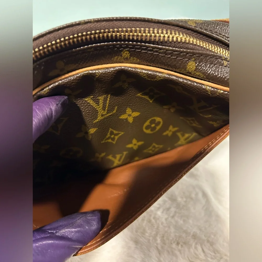 Louis Vuitton Jeune Fille Crossbody Monogram PM size. Great condition. - Picture 3 of 9